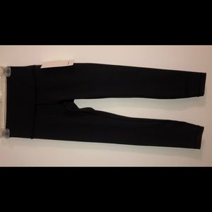 Lulu Lemon Wunder Under High-Rise Tight 25" 
Luon